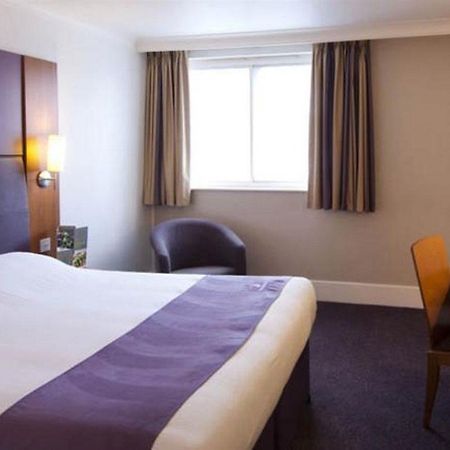 Premier Inn Taunton Central Exterior photo