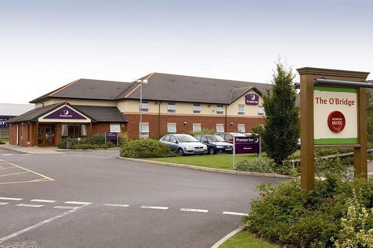 Premier Inn Taunton Central Exterior photo