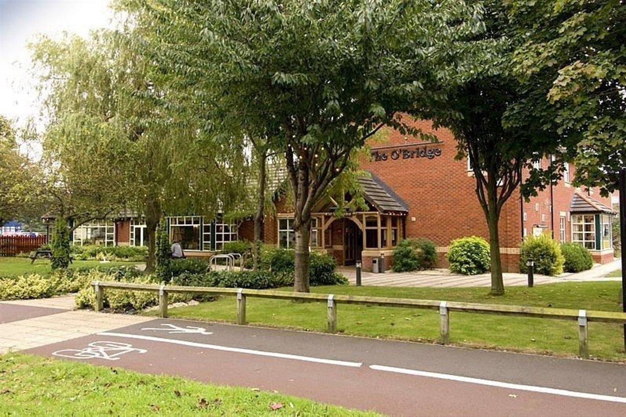 Premier Inn Taunton Central Exterior photo