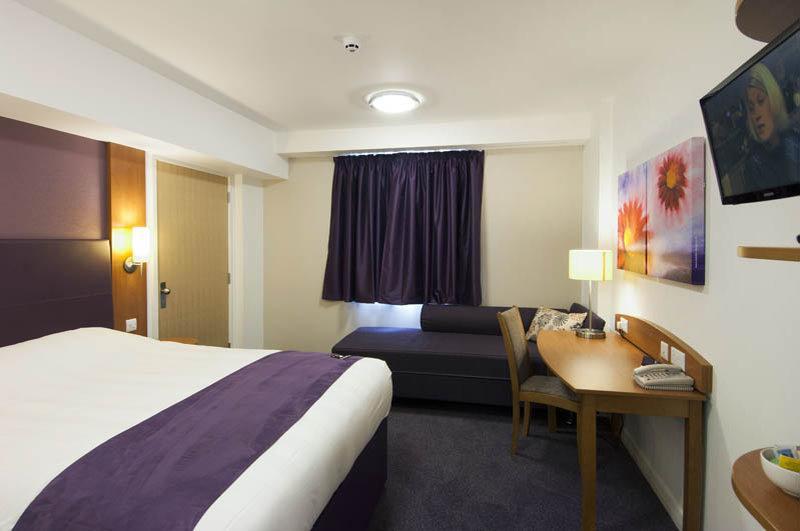 Premier Inn Taunton Central Exterior photo