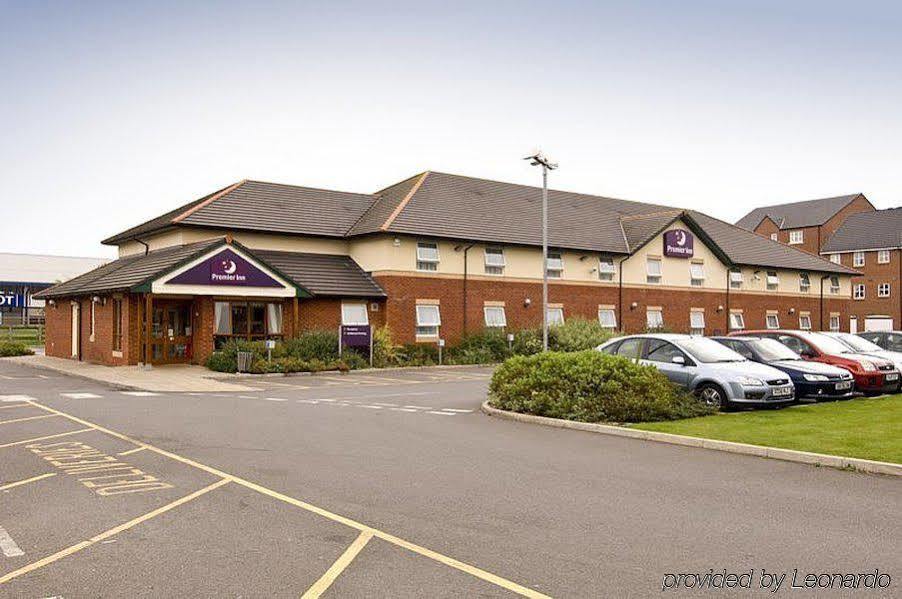 Premier Inn Taunton Central Exterior photo