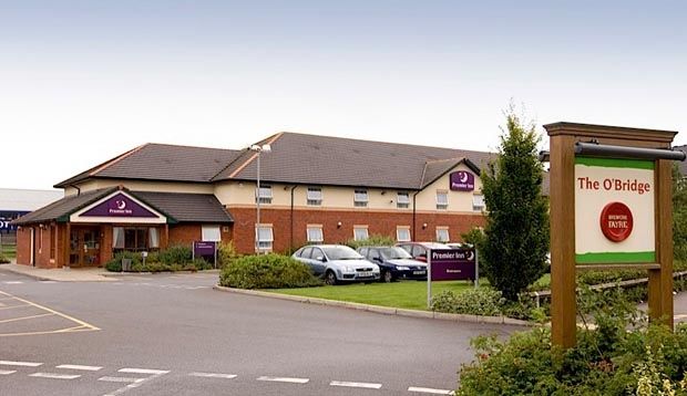 Premier Inn Taunton Central Exterior photo